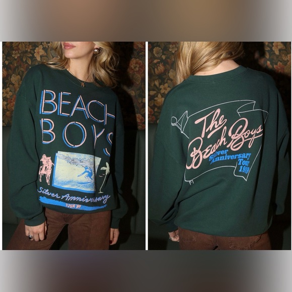 NWT Daydreamer The Beach Boys Silver Anniversary Boyfriend Crew - Pine - Small